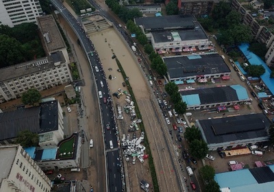 土砂に埋もれた列車 オーストリア西部で洪水被害 写真11枚 国際ニュース Afpbb News 土砂に埋もれた列車 オーストリア西部で洪水被害 写真11枚 国際ニュース Afpbb News