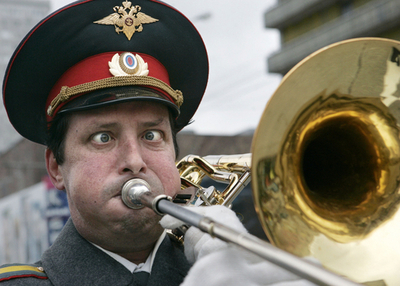 モスクワっ子も陽気に、「聖パトリックの日」の大パレード
