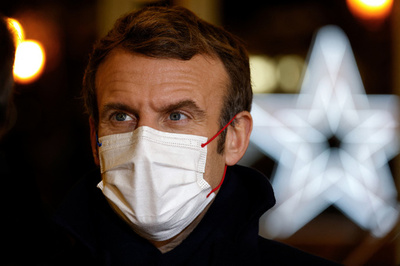 仏大統領、ワクチン未接種者への強い圧力を警告