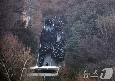 韓国・現職大統領逮捕…憲政史上初めて