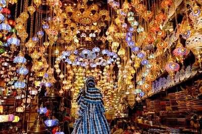 【今日の1枚】心まで明るく、ドバイの照明器具