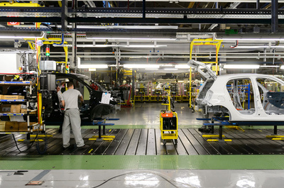 スロベニア下院、最低賃金の段階的引き上げ法案を承認