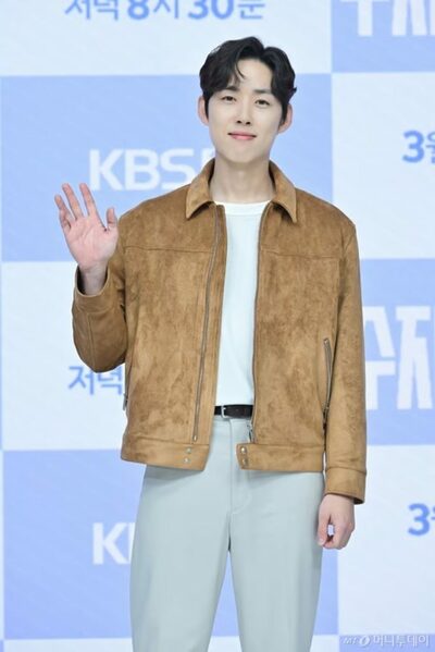 「昼は工事現場、夜はサッカー」…子役デビューから31年、ある韓流俳優の新たな挑戦