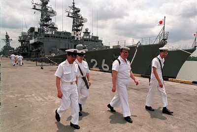 海自護衛艦、ベトナムでカンボジア船と接触
