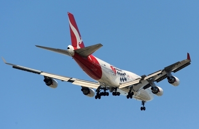 カンタス航空、相次ぐ自然災害で経営規模縮小へ