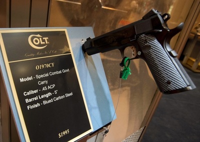 米銃器老舗コルト、破産法申請