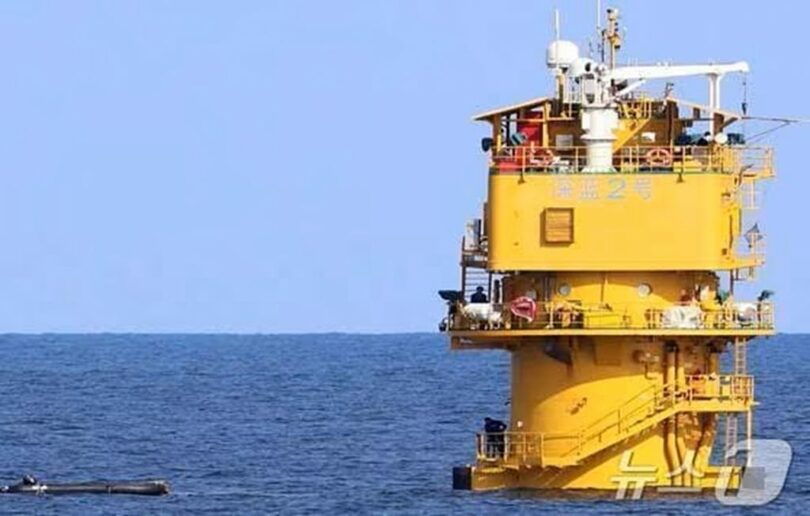 中国が黄海の韓中暫定措置水域（PMZ）に設置した深海養殖施設「深藍2号」(c)news1