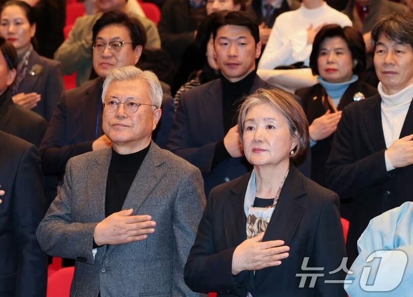 ムン・ジェイン（文在寅）元大統領と妻キム・ジョンスク氏 (c)news1