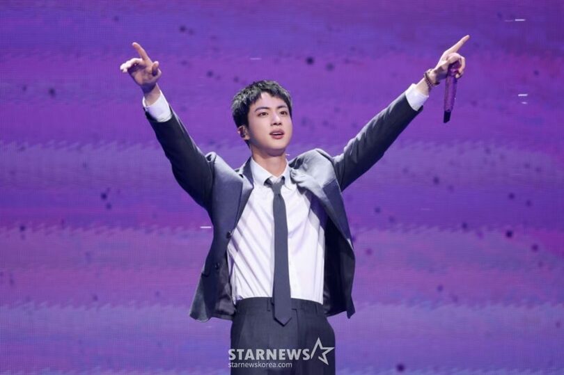 (c)STARNEWS