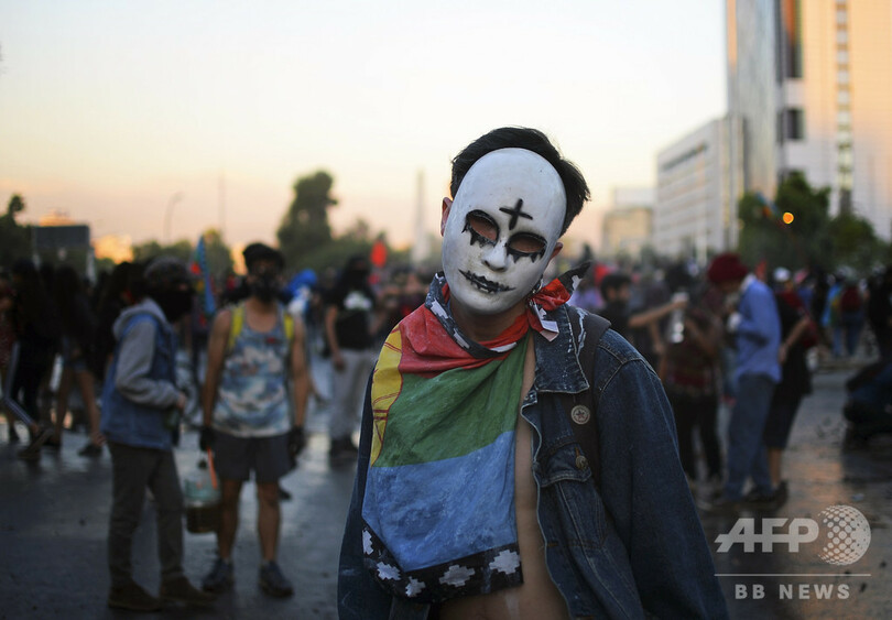 【今日の1枚】連鎖する暴動、一瞬の静寂 チリ
