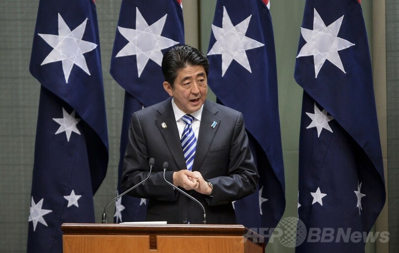 日本首相初の豪議会演説で安倍氏「平和への決意」