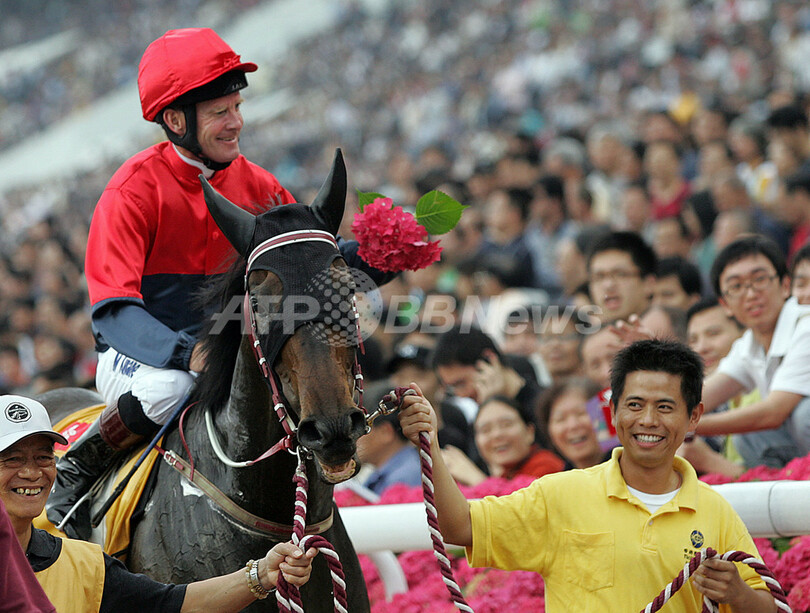 ＜競馬 オーデマピゲ・クイーンエリザベス2世杯2007＞ビバパタカが優勝を飾る - 香港