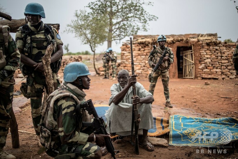 マリ中部で武装集団が村襲撃、40人死亡