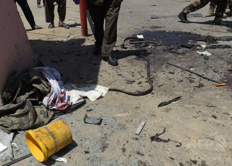 アフガン首都近郊で自爆攻撃、10人死亡