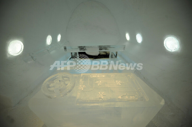 室温は氷点下5度、スウェーデンのアイスホテル