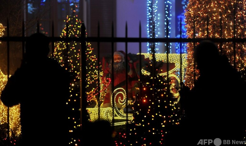 サンタはロックダウンの対象外、伊首相が子どもの不安を払拭