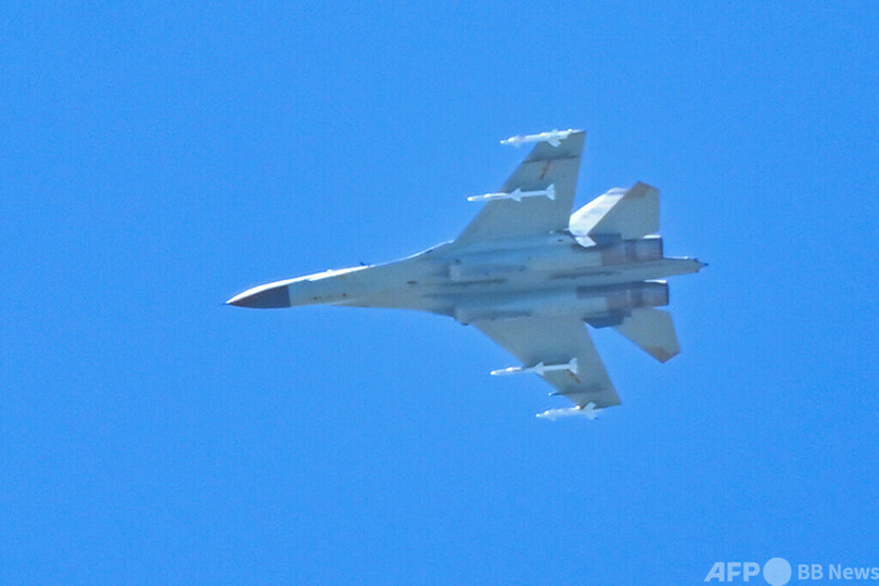 台湾周辺に中国機70機超 海自護衛艦の海峡通過後に急増