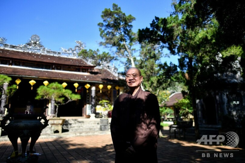 禅僧ティク・ナット・ハン師、母国ベトナムに永住帰国 当局は監視