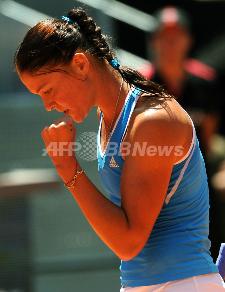 サフィナ ボズニアツキを下し2週連続優勝、マドリード・オープン