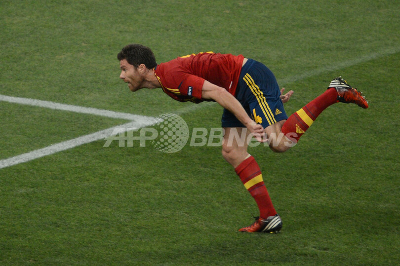 アロンソの2得点でスペインが4強入り、サッカー欧州選手権