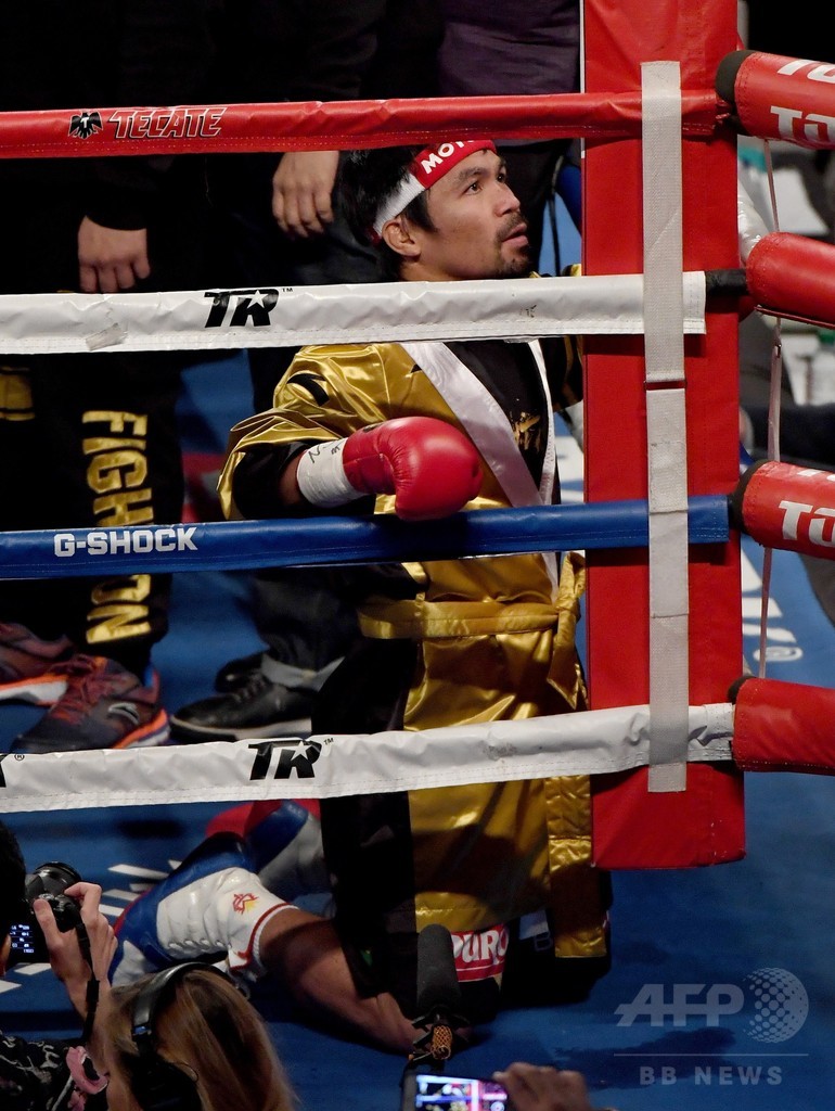 パッキャオが復帰戦で勝利、バルガス下しウエルター級王座獲得