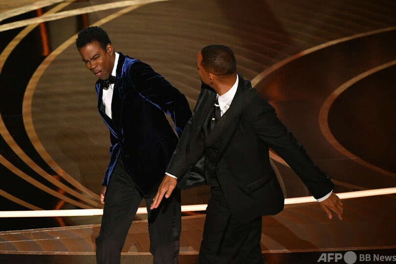 ウィル・スミスさん、平手打ち後に退場拒否 主催者