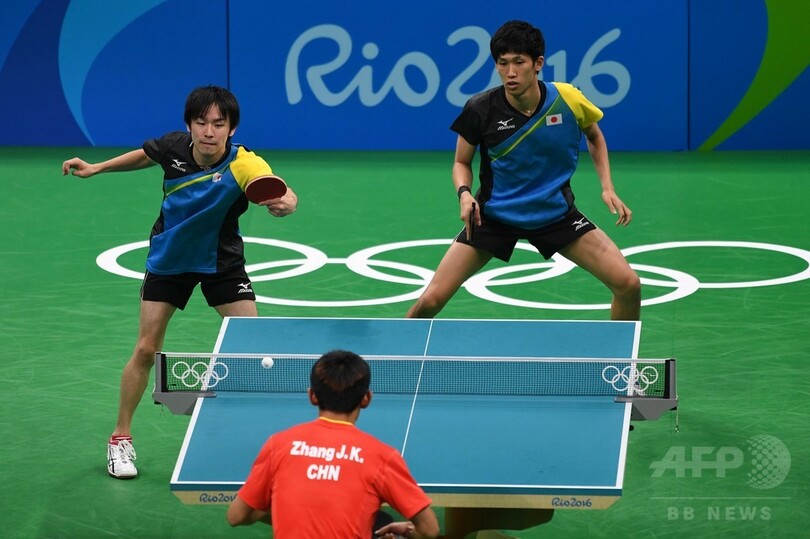 日本は銀メダル、中国に及ばず 卓球男子団体