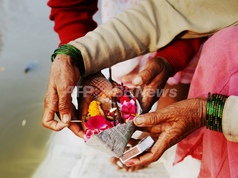 世界最大の宗教祭、ヒンズー教「クンブメーラ」始まる インド