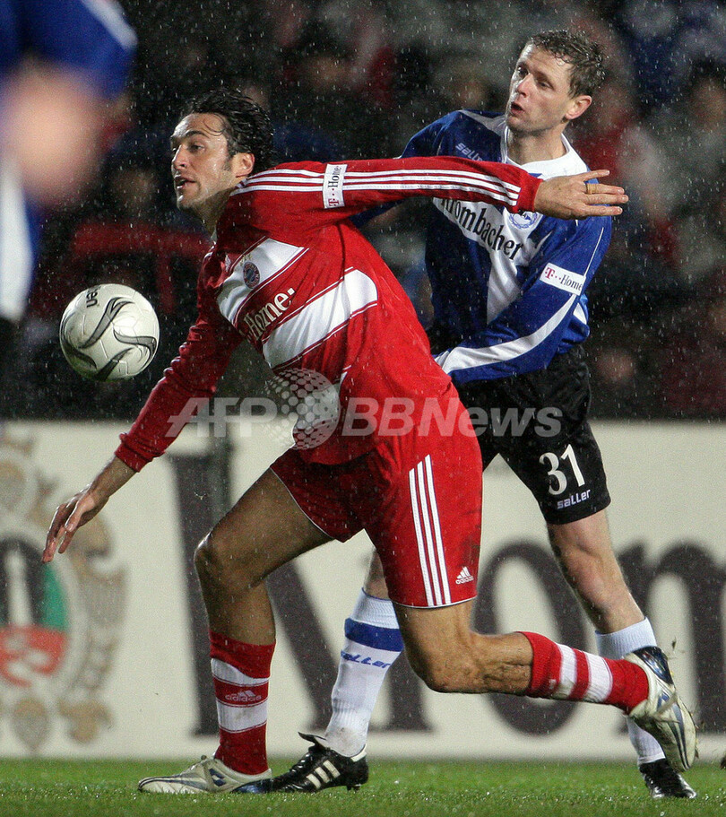 バイエルン アウェーでビーレフェルトを降し首位キープ