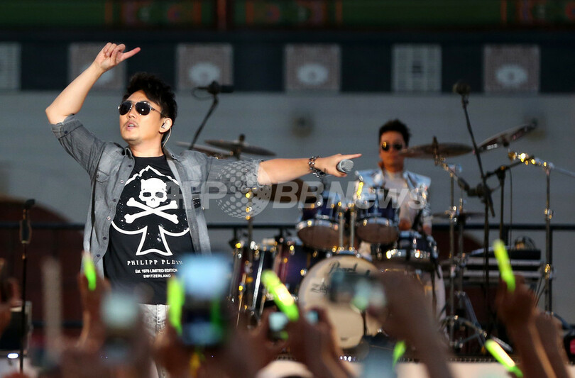 歌手イ・スンチョル、新アルバムを記念してライブ開催　