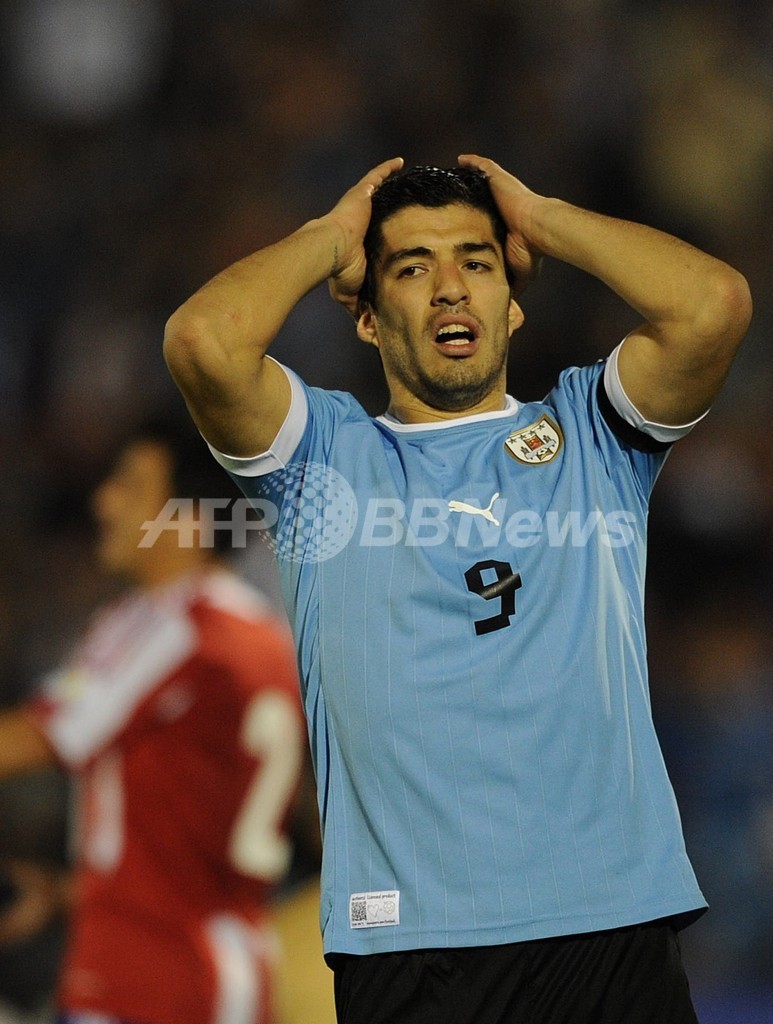 ウルグアイ、パラグアイと引き分ける W杯南米予選