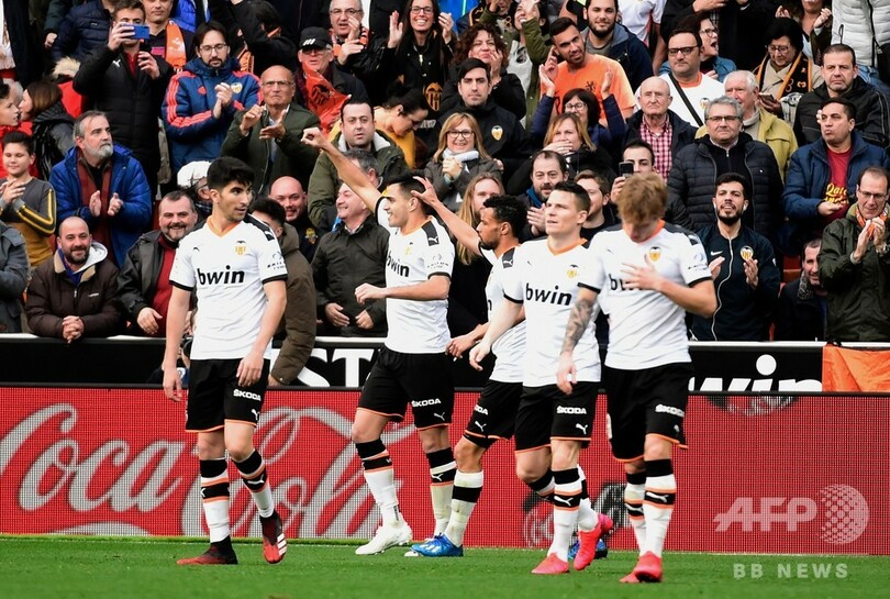 バルサがバレンシアに敗れ首位陥落の危機、セティエン体制初黒星