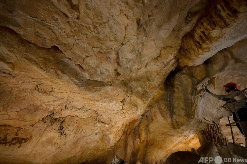 海底洞窟のレプリカ 3万年前の洞窟画も復元 仏