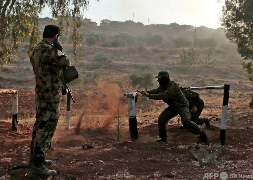 イスラム過激派、新戦闘員の「卒業式」 シリア