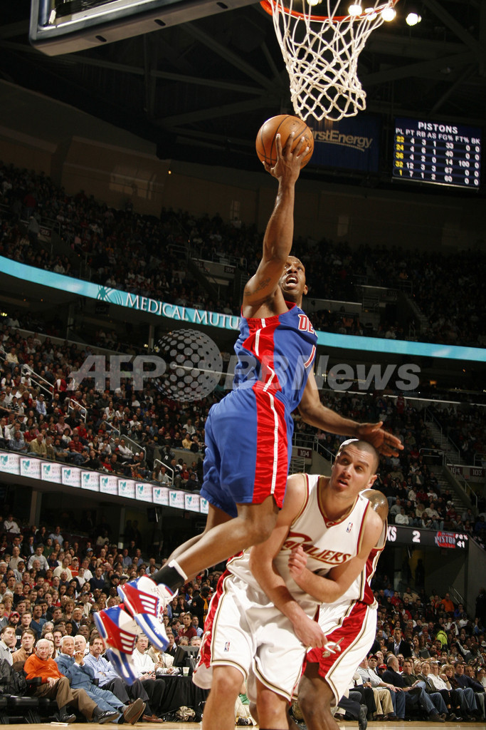 ピストンズ キャバリアーズに敗戦