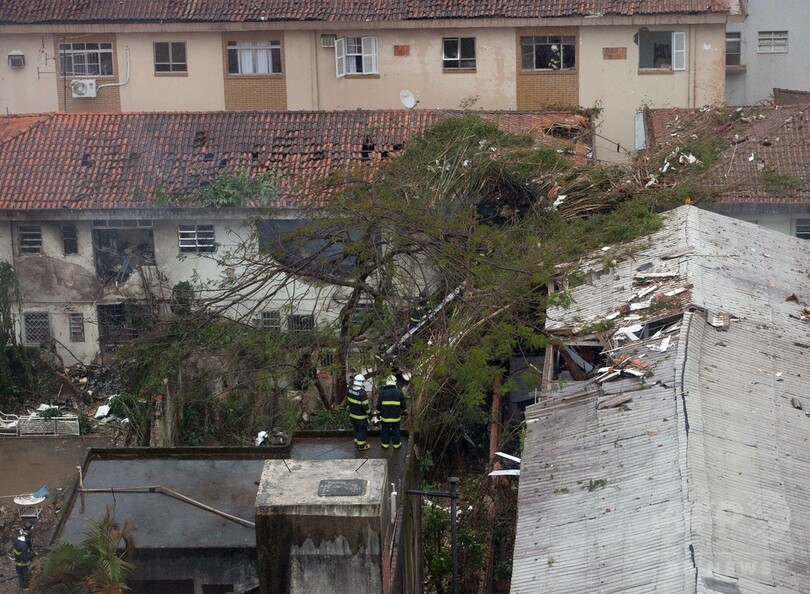 ブラジル大統領候補、自家用機墜落で死亡