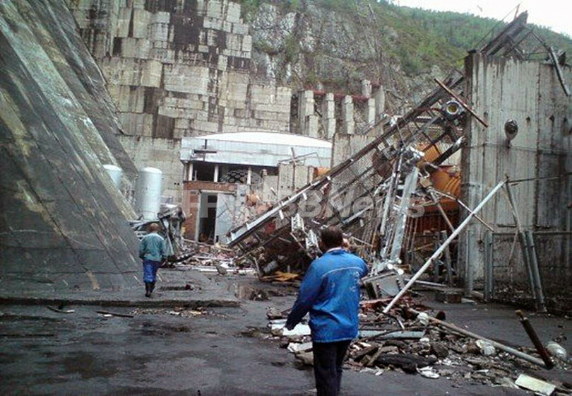 シベリアの水力発電所で送水管破裂事故、11人死亡