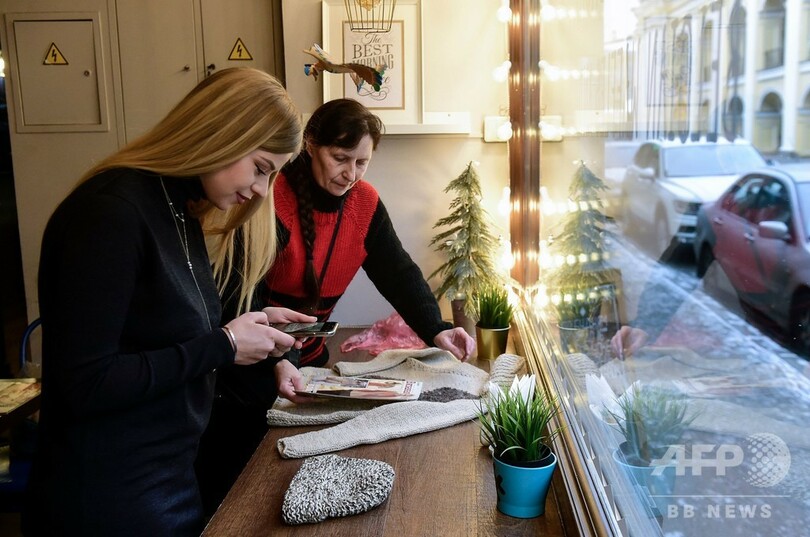 ロシアのおばあちゃんたちがSNS活用、手編み雑貨の販売プロジェクト