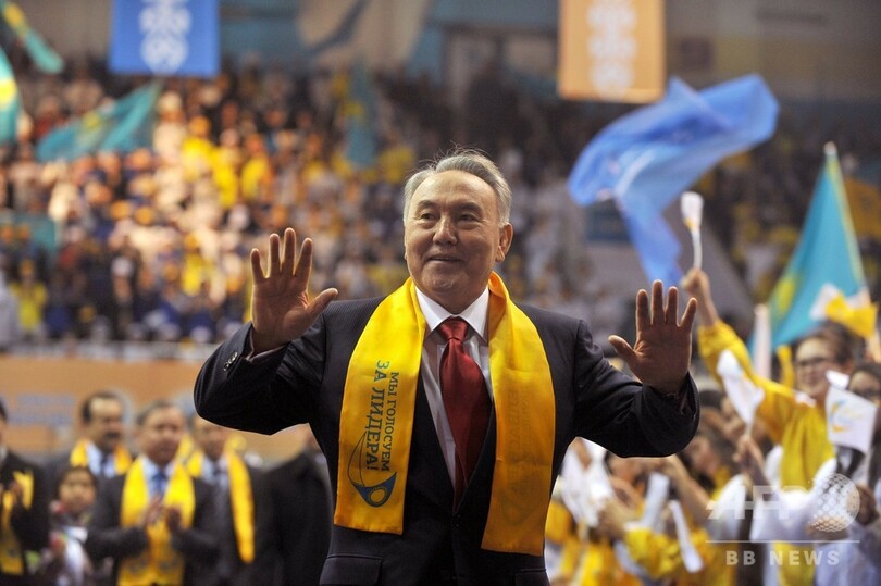 カザフ大統領、電撃の辞任発表 約30年政権握る