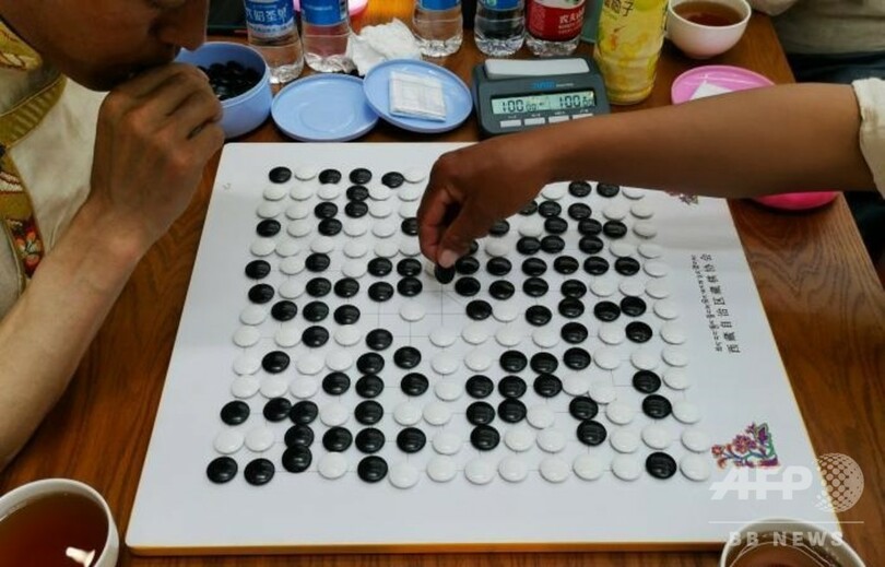チベットの伝統的なチベットチェス新たに25人の段位棋士誕生