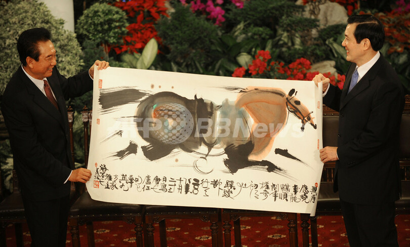 台湾総統、中国窓口機関代表と歴史的会談