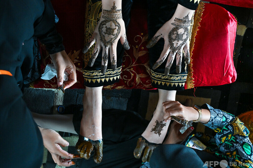 【今日の1枚】花嫁の装いは手から インドネシア