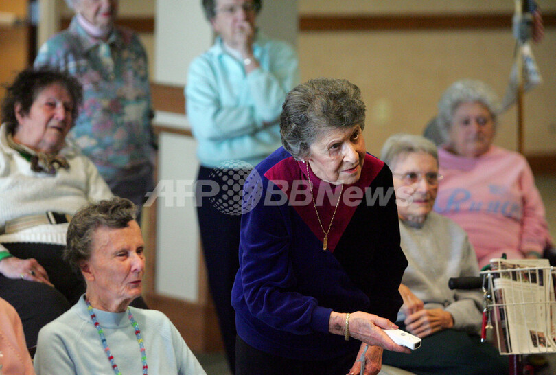 車いすのおばあちゃんも熱狂、Wiiが米国の高齢者に大人気