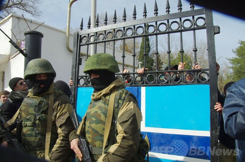 親ロシア派がウクライナ海軍司令部を占拠、長官を連行