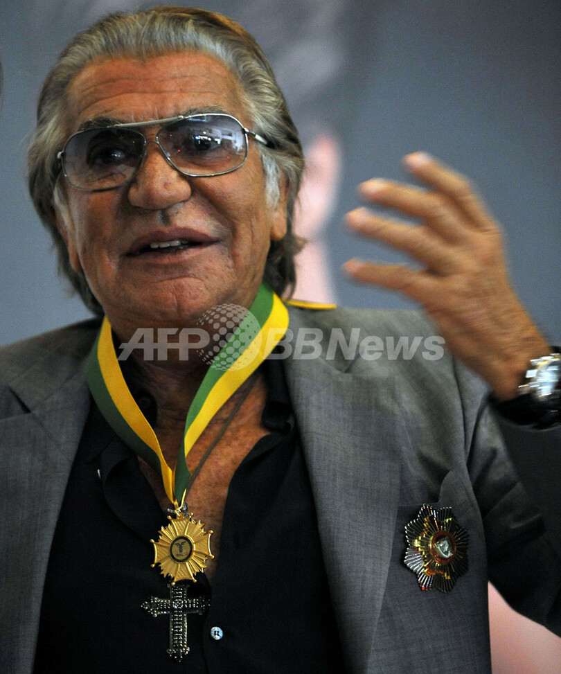 ロベルト・カヴァリ、コロンビア「カリ・エキスポショー」の特別ゲストに