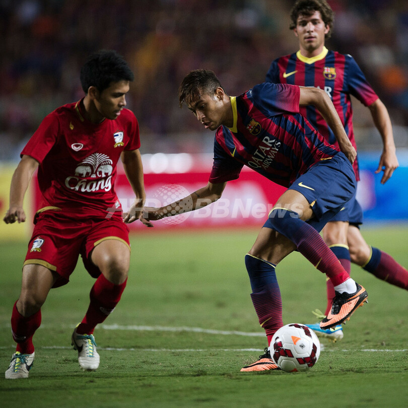 ネイマールがバルサ初得点！タイ代表に大勝