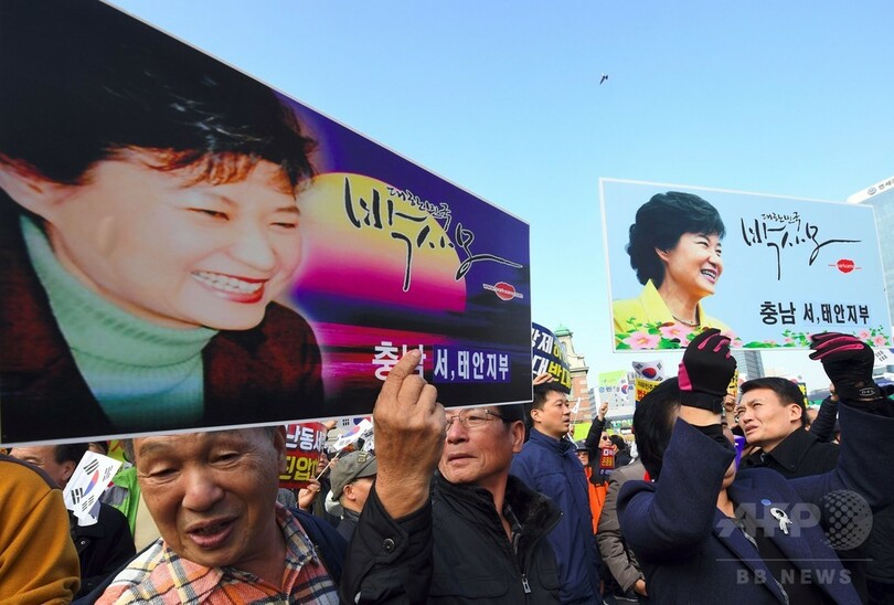 韓国で朴大統領の退陣求めるデモ、4週連続