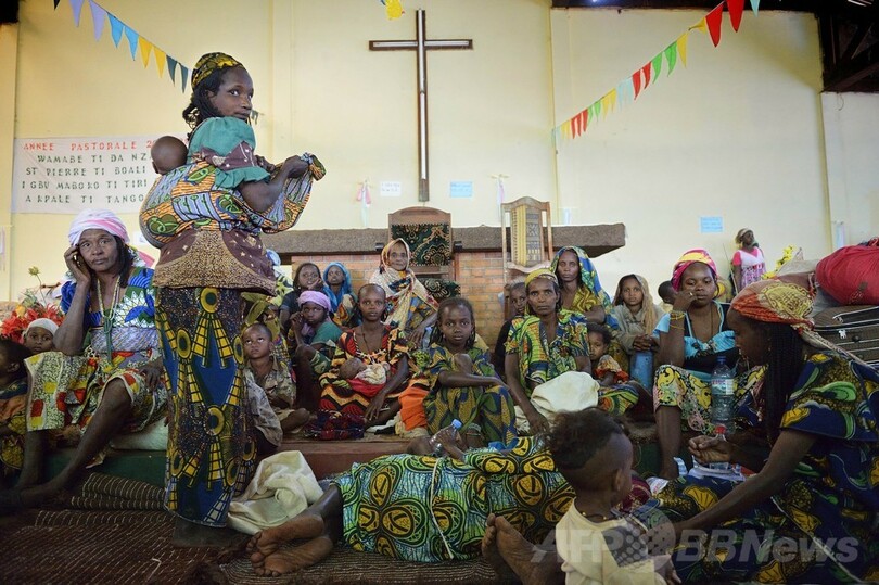 カトリック教会に逃げ込むイスラム教徒、中央アフリカ