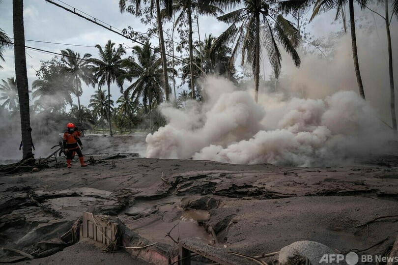 インドネシア・ジャワ島で火山噴火 13人死亡