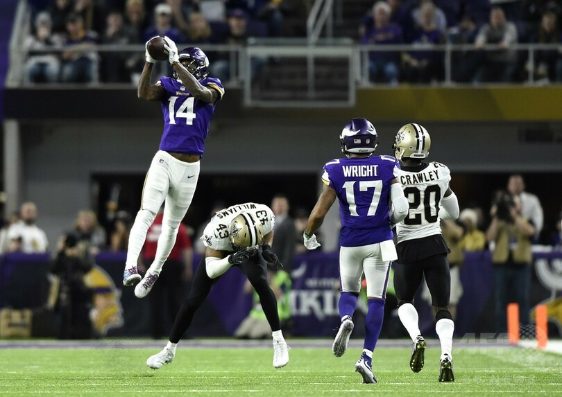 バイキングスが劇的勝利、ジャガーズも決勝へ NFLプレーオフ